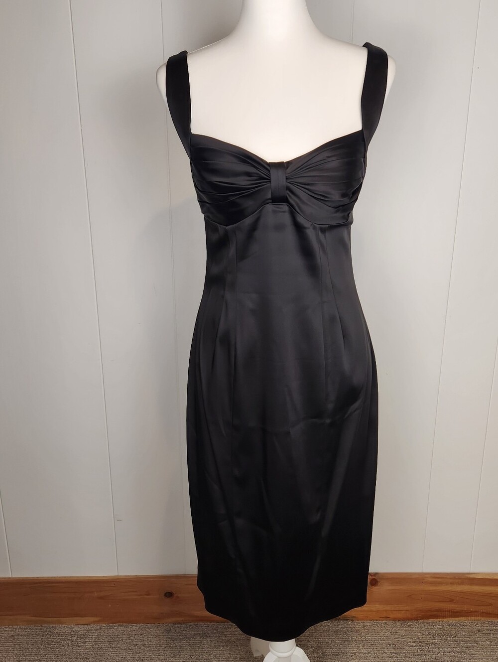 Calvin Klein Satin Sheath Dress 6 Black Sweetheart Cocktail LBD Stretch Slinky